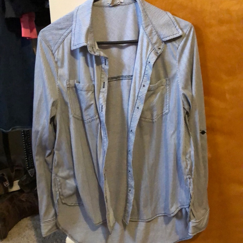 Button down high-low shirt